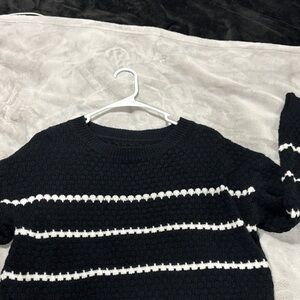 Abercrombie & Fitch Black and White Striped Sweater